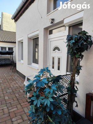 XX. Kerület, Határ út, 55 m2-es, házrész, 3 szobás, kiváló állapotú