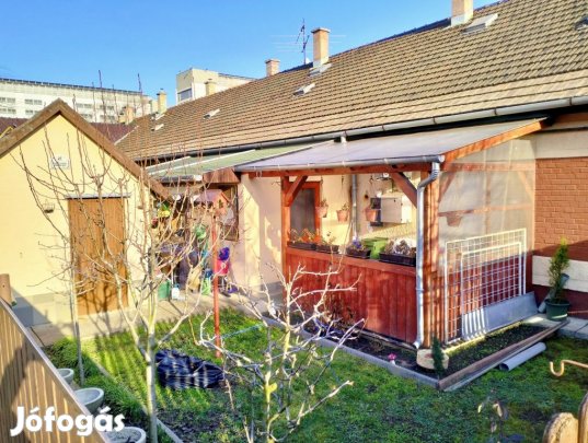 X. Kerület, Szegély utca, 45 m2-es, társasházi lakás, 1 szobás