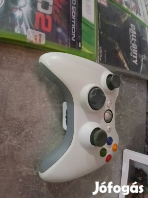 Xbox 360 kontroller eladó.