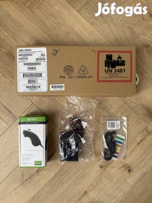 Xbox Adaptive Controller három extra kiegészítővel