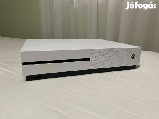 Xbox One S 1TB, 4K, HDR, Bluray komplett dobozos + ajándék játékok!