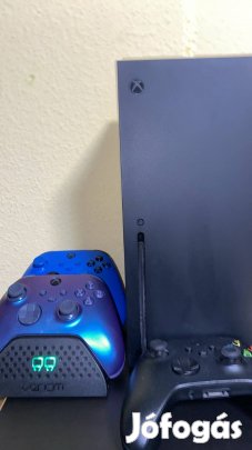 Xbox Series X 3 kontrollerrel