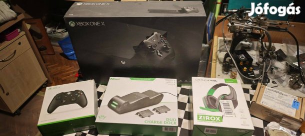 Xbox one x konzol játék + trust kiegészítők 2 akku töltő fejhallgató