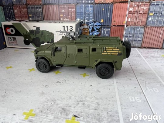 Xcartoys Dongfeng páncélos modell 1:64 méret