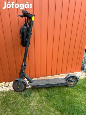 Xiaomi M365 Elektromos Roller