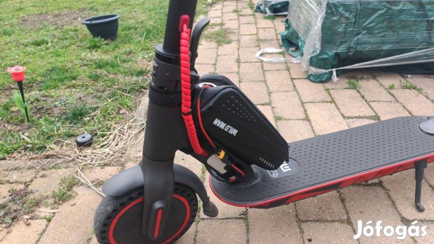 Xiaomi M365 Pro Elektromos Roller Karcmentes 98% akkuval sok ajándék