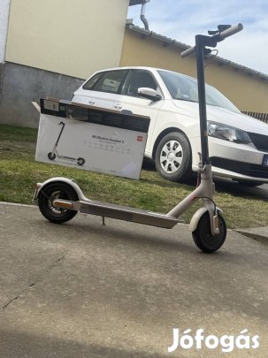 Xiaomi Mi Electric Scooter 3- tartozékokkal jó állapotú