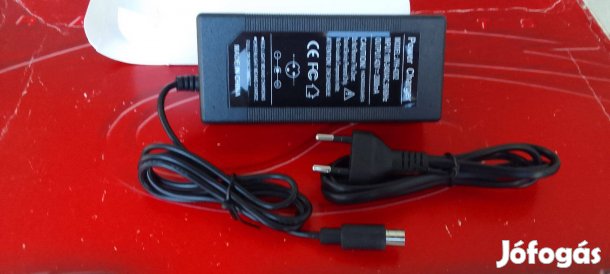 Xiaomi elektromosrollerhez való új töltő 42V 2A 8mm-es csatlakozóval