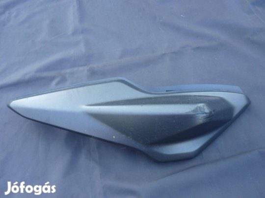 Yamaha Aerox oldalidom ülés alatti idom Aerox 4 NS