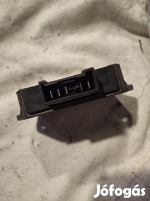 Yamaha Majesty 125 -180 feszültségszabályzó