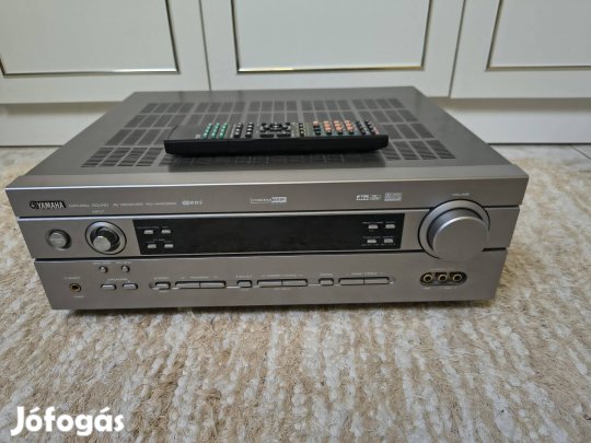 Yamaha RX-V440 erősítő távirányítóval