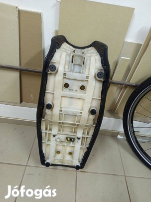 Yamaha TDM 900 ülés eladó