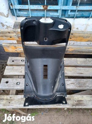 Yamaha Vity térd idom