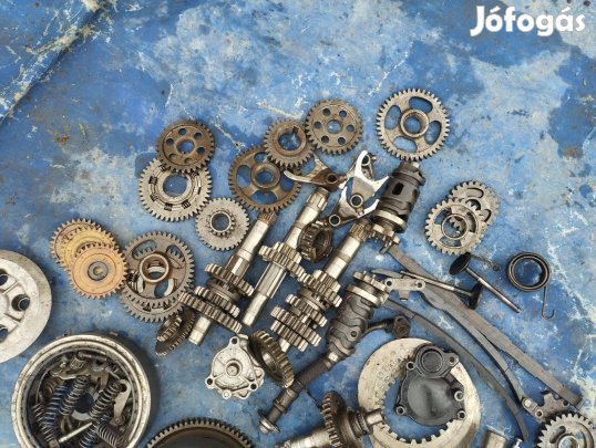 Yamaha XT 600 motor alkatrész