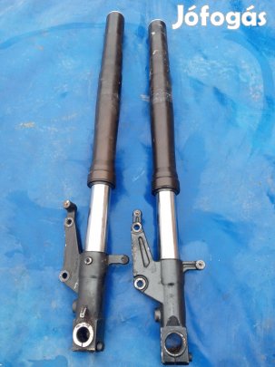 Yamaha Yzf 750 alkatrész , első lámpa