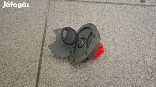 Yamaha aerox tank sapka