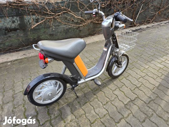 Yamaha elektromos robogó