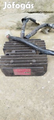 Yamaha xz550 feszültség szabályzó 