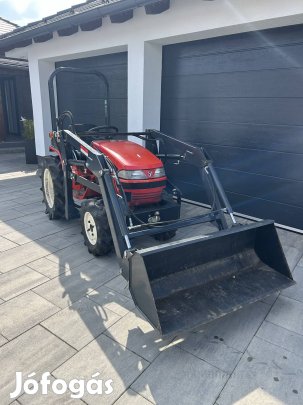 Yanmar KE-40 Homlokrakodós Japán kis traktor kistraktor 