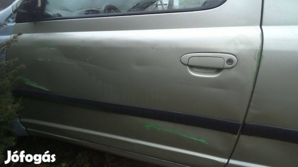 Yaris 1.0 vontatható 2002-es karosszéria kertemben vágható