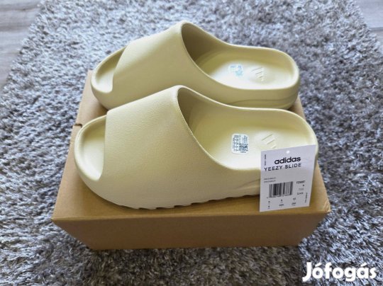 Yeezy Slide Bézs Papucs 42-es