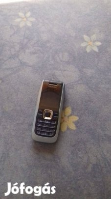 Yettel Régi nyomógombos Nokia 2626 mobiltelefon töltőjével