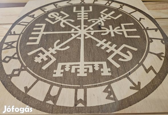 Yggdrasil Gravírozott fa