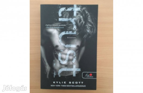 Ylie Scott: Bizalom (Trust) című könyv