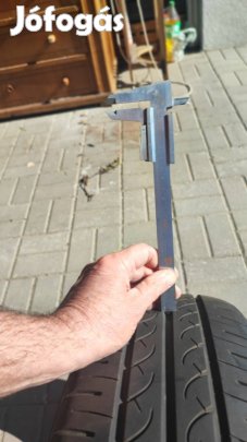 Yokohama Bluearth 195/65 R15 nyári gumi