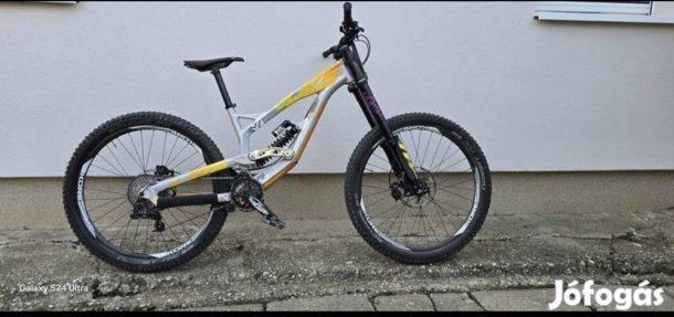 Yt Tues 27.5 AL 2015 downhill kerékpár