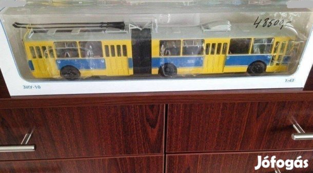 ZIU 10 "Sova" kisauto 1/43 modell Elado