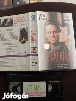 Zaklatás thriller vhs nagytok 