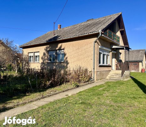 Zala megyében, Csömödéren 5 szobás családi ház 1210 m-es telekkel