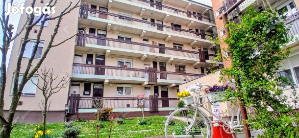 Zalaegerszeg-Kertváros-erkélyes-első emeleti lakás