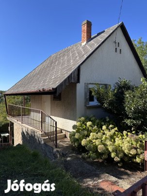 Zalaegerszeg, Jánkahegy  panorámás, két szintes tégla házikó,