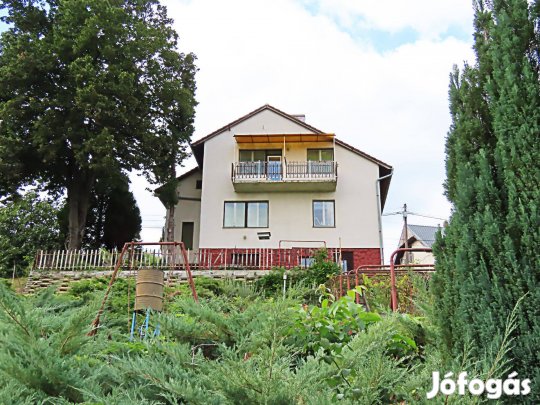 Zalaegerszegen panorámás telken 5 szobás családi ház eladó