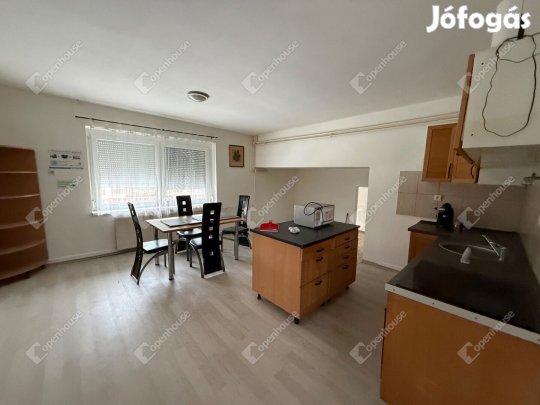 Zalaegerszegi 206 nm-es ház eladó