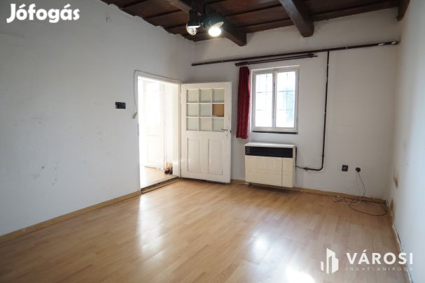 Zalakaroson családi kis családi ház kis udvarral