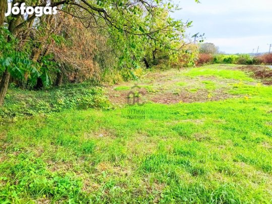 Zalaszentgrót frekventált részén 6 338 nm-es telek eladó
