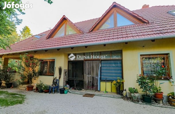 Zalaszentlászlói 186 nm-es ház eladó