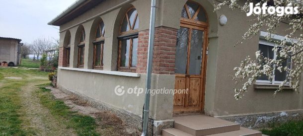 Zalavári 100 nm-es ház eladó
