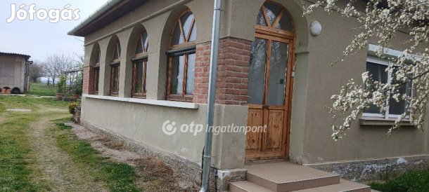 Zalavári 100 nm-es ház eladó