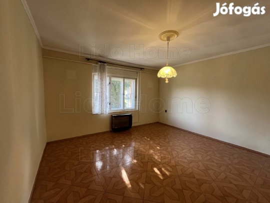 Zamárdi kedvelt részén eladó családi ház