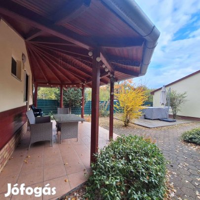 Zamárdiban a Balatontól 4 perc sétára MEDENCÉS, DUPLA KOMFORTOS