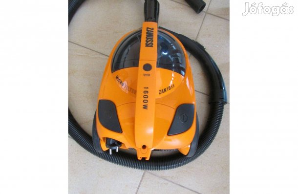 Zanussi 1600wattos porzsák nélküli porszívó komoly szívóerős