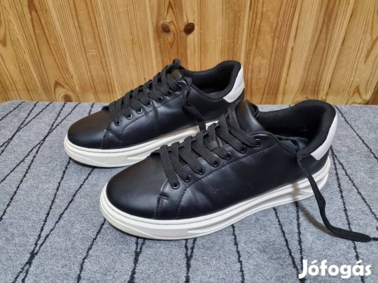 Zara 44-es férfi cipő