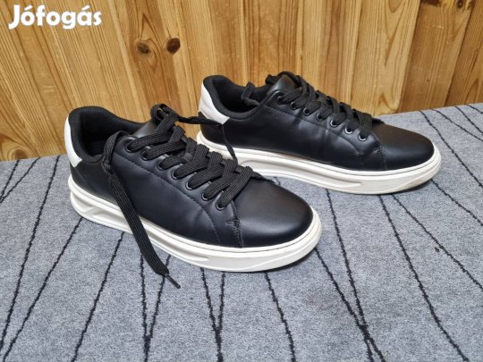 Zara 44-es férfi cipő