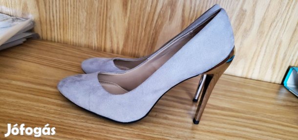 Zara Trafaluc 39-es fém tűsarkú cipő