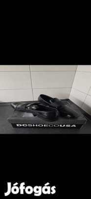 Zara fekete elegáns slip-on cipő / lakk hatású - újszerű állapot