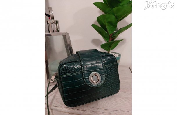 Zara keresztpántos kistáska